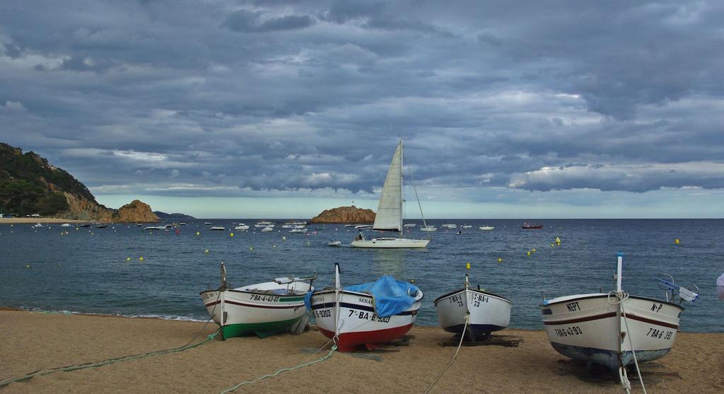Lets Holidays Cozy Apartment 70 M. From The Beach In Tossa Tossa de Mar Exterior foto